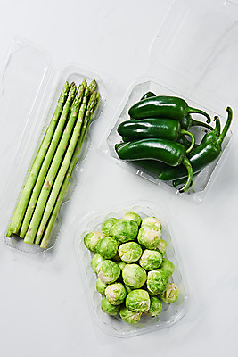 포토 JPG 스튜디오촬영 채소 식재료 포장 실내 사람없음 하이앵글 여러개 신선 흰배경 채식 아스파라거스 비타민 건강식 방울양배추 포장용기 할라피뇨 플랫레이 섬유질 국내포토 음식 뷰포인트 다수 백그라운드 고추 내부 흰색 플랫 양배추 영양소 포장재료 파일형식