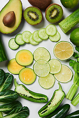 포토 JPG 스튜디오촬영 채소 식재료 오이 실내 키위 사람없음 하이앵글 여러개 신선 흰배경 채식 라임 비타민 샐러리 애호박 아보카도 건강식 할라피뇨 플랫레이 섬유질 국내포토 음식 뷰포인트 다수 백그라운드 과일 고추 호박 내부 흰색 플랫 영양소 파일형식