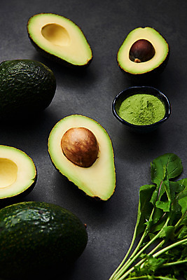 포토 JPG 스튜디오촬영 채소 식재료 검은배경 실내 사람없음 여러개 신선 채식 비타민 아보카도 건강식 루꼴라 섬유질 국내포토 음식 다수 백그라운드 과일 내부 검은색 영양소 파일형식