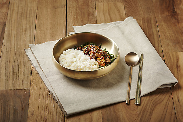 포토 JPG 스튜디오촬영 젓가락 실내 건강 사람없음 갈색 숟가락 신선 천 꼬막 갈색배경 꼬막무침 제철음식 아미노산 꼬막비빔밥 방짜유기 나무배경 국내포토 그릇 음식 컬러 백그라운드 어패류 수저 내부 직물 비빔밥 제철 파일형식