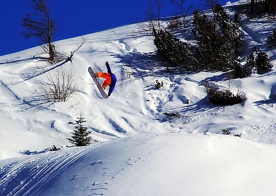 포토 JPG 해외이미지 나무 계절 여행 백그라운드 겨울 자연 하늘 휴가 스키 산 파노라마 풍경 사람없음 야외 목재 파란색 햇빛 뷰티 맑음 냉동 얼음 침묵 추위 흰색 숲 휴양지 서리 알프스 장면 스노우보더 절정 폭설 눈내림 해외포토 자연요소 식물 유럽 컬러 재료 날씨 겨울스포츠 운동선수 눈_날씨 촬영기법 태양 소리 장소 자연재해 생태계 파일형식 이미지허브