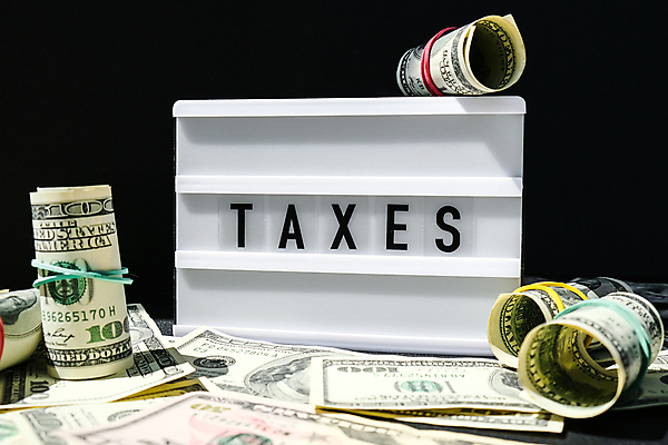 포토 JPG 해외이미지 지폐 검은배경 실내 사람없음 라이트박스 세금 해외포토 백그라운드 돈 내부 검은색 파일형식 이미지허브