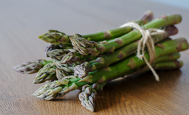 포토 JPG 해외이미지 식물 계절 줄 음식 백그라운드 다이어트 채소 재료 자연 탁자 새로움 건강 요리 사람없음 목재 가로 초록색 주방 식사 봄 시골 신선 닫기 다발 묶기 먹기 유기농 아스파라거스 날것 내추럴 채식주의자 맛있는 해외포토 나무 웰빙 컬러 가구 컨셉 모션 생태계 채식 파일형식 이미지허브