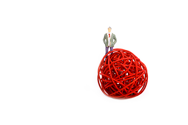 포토 JPG 해외이미지 실내 사람없음 흰배경 인물미니어처 실타래 카피스페이스 해외포토 백그라운드 내부 공백 미니어처 흰색 파일형식 이미지허브