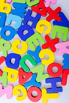 포토 JPG 해외이미지 알파벳 실내 영어교육 사람없음 하이앵글 블록 가득함 흰배경 교구 해외포토 영어 교육 뷰포인트 백그라운드 내부 흰색 파일형식 이미지허브