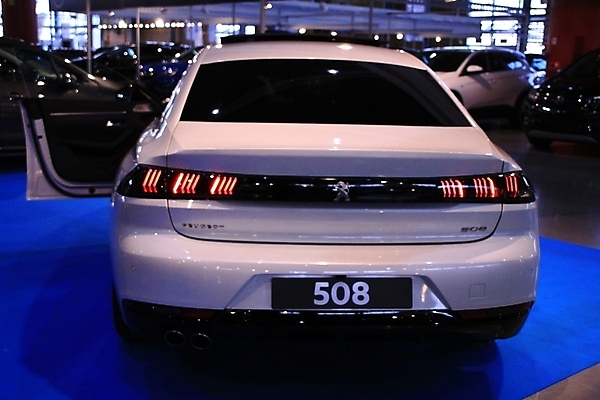 포토 JPG 해외이미지 모델 유럽 스포츠 비즈니스 교통시설 모션 자동차 사람 사람없음 내부 쇼핑 우주 상점 금속 힘 운전 도시 바퀴 발표 전시회 스위스 속도 스포츠카 쇼 소매 잡종 모터 모터쇼 알리칸테 자동 특별함 스타일 해외포토 나라 육상교통 교통 컨셉 재질 전시 시설 파일형식 이미지허브