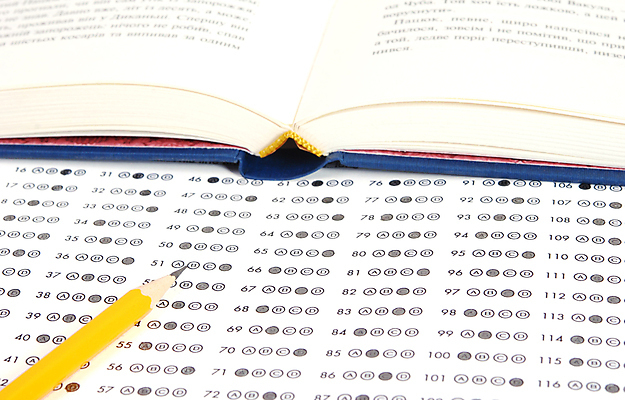 포토 JPG 해외이미지 학생 교육 종이 교실 학교 안내 사람없음 책 상자 연필 교사 거품 시험 퀴즈 선택 질문 스마트 흔적 옵션 지우개 대학교 서식 성적 문제 실수 평가 삭제 대답 설문지 오류 잘못 지능 많음 해외포토 직업 컨셉 학용품 필기구 파일형식 이미지허브