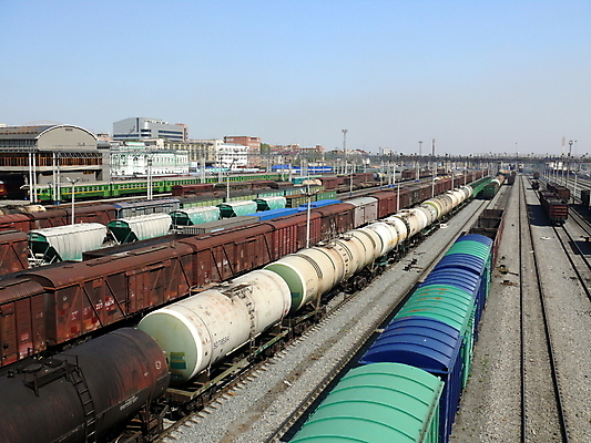 포토 JPG 해외이미지 산업 여행 비즈니스 교통시설 모션 사람없음 기차 화물 역 컨테이너 도착 속도 출발 러시아 승객 단상 남쪽 선로 해외포토 유럽 육상교통 교통 컨셉 대중교통 운송업 방향 시설 파일형식 이미지허브