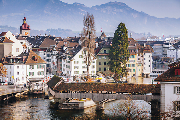 포토 JPG 해외이미지 주간 나무 유럽 유럽건축 산 사람없음 야외 빛 강 도시풍경 도시 스위스 해외포토 자연요소 식물 나라 서양건축 풍경 파일형식 이미지허브