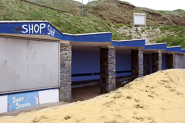 포토 JPG 해외이미지 음료 모래 컨셉 벤치 비즈니스 건축양식 휴가 벽돌 사탕 사람없음 건물 여름 파란색 모래사장 노란색 상점 뜨거움 그래피티 쓰레기 작음 버리기 사인 부식 주말 폭풍 아일랜드 부화 셔터 매각 해외포토 건축물 계절 건축 유럽 바다 컬러 의자 모션 날씨 디저트 낙서 크기 그림 파일형식 이미지허브