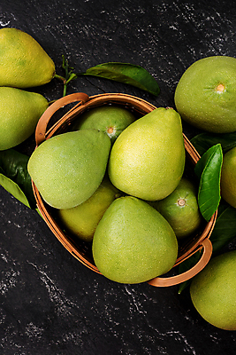 포토 JPG 해외이미지 잎 검은배경 실내 사람없음 하이앵글 바구니 자몽 담기 해외포토 식물 뷰포인트 백그라운드 과일 모션 내부 검은색 파일형식 이미지허브