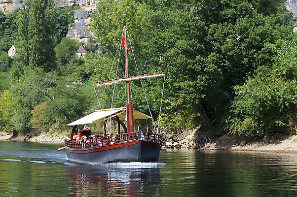 포토 JPG 해외이미지 풍경 사람없음 강 산책 프랑스 보트 역사 서비스 무역 네비게이션 해외포토 유럽 산업 배_교통 휴식 파일형식 이미지허브