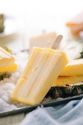 포토 JPG 해외이미지 아이스크림 사람없음 아웃포커스 파인애플 막대아이스크림 살얼음 홈메이드 해외포토 과일 디저트 촬영기법 열대과일 만들기 파일형식 이미지허브