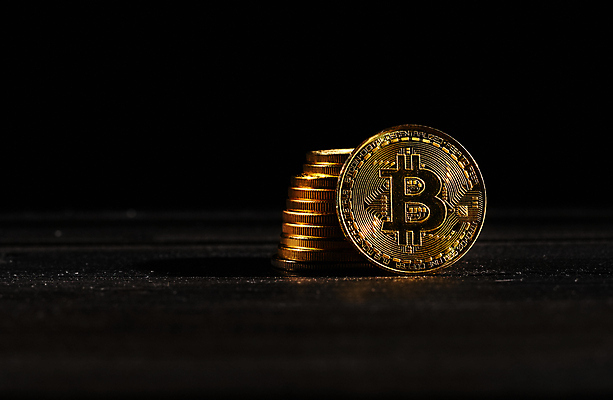 포토 JPG 해외이미지 컨셉 돈 인터넷 사람없음 금융 글로벌 노란색 디지털 동전 검은색 자료 어둠 성장 황금 고급 암호 정상 강의 발굴 심볼 리더 투자 상승 전자 가치 고립 가상 해외포토 컬러 비즈니스 경제 재산 파일형식 이미지허브