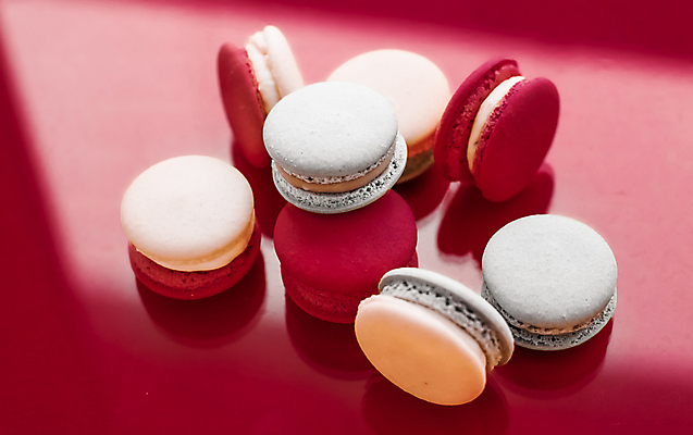 포토 JPG 해외이미지 디저트 실내 그림자 사람없음 달콤 마카롱 분홍색배경 해외포토 음식 분홍색 백그라운드 내부 맛 파일형식 이미지허브