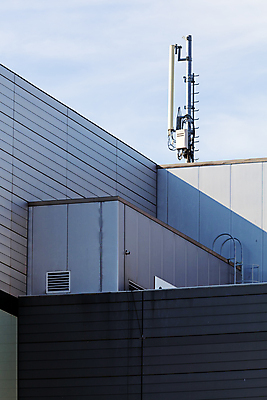 포토 JPG 해외이미지 접시 외관 선 패턴 비즈니스 건축양식 통신 유리 하늘 지붕 모바일 새로움 안테나 사람없음 야외 건물 파란색 스마트폰 반사 탑 금속 장비 회색 판넬 네트워크 전자레인지 역 무선전화기 전화기 묘사 수화기 라디오 신호 상업 방송 전염 송신기 철강 셀룰러 해외포토 식기 건축물 건축 컬러 컨셉 무늬 교통시설 재질 전자제품 핸드폰 스마트기기 가전제품 레인지 질병 감염 파일형식 이미지허브