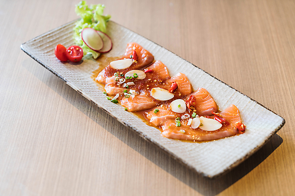 포토 JPG 해외이미지 접시 음식 조각 백그라운드 다이어트 채소 건강 어류 요리 사람없음 초록색 식당 식사 저녁식사 흰색 신선 맛 해산물 향신료 매움 날것 연어 맛있는 해외포토 식기 컬러 컨셉 상점 수중동물 향미료 파일형식 이미지허브