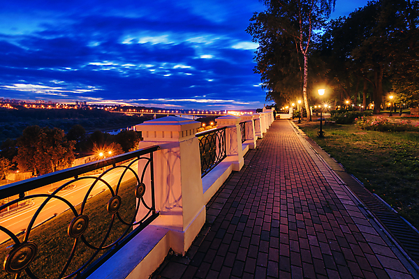 포토 JPG 해외이미지 나무 구름 공원 야경 가로등 사람없음 야외 빛 도시풍경 도시 해외포토 자연요소 식물 공공시설 풍경 야간 파일형식 풍경_경치 이미지허브