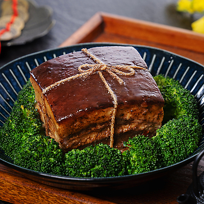 포토 JPG 해외이미지 접시 검은배경 실내 돼지고기 사람없음 아웃포커스 중식 브로콜리 나무쟁반 동파육 해외포토 식기 음식 백그라운드 채소 쟁반 촬영기법 육류 내부 목재 검은색 파일형식 이미지허브