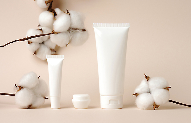 포토 JPG 해외이미지 실내 사람없음 화장품 피부관리 스킨케어 공병 튜브용기 목업 목화솜 베이지색배경 브랜딩 해외포토 백그라운드 내부 뷰티 용기_그릇 솜 베이지색 병_담는 파일형식 이미지허브