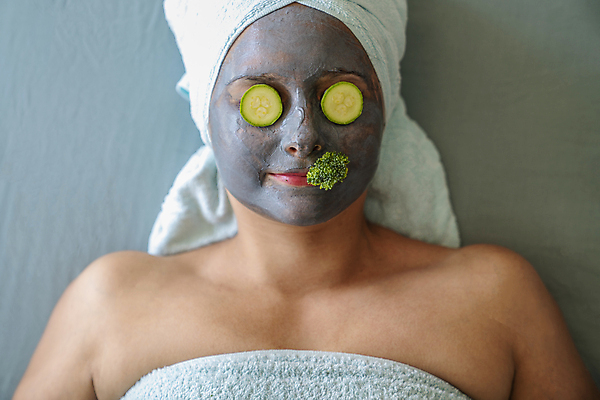 포토 JPG 해외이미지 1 여자 행복 얼굴 채소 휴식 오이 건강 가면 한명 미소 사람 성인 치료 수건 뷰티 스파 화장품 신선 브로콜리 피부 피부관리 점토 내추럴 순서 돌봄 해외포토 감정 컨셉 의학 모션 표정 신체부위 위생용품 파일형식 이미지허브