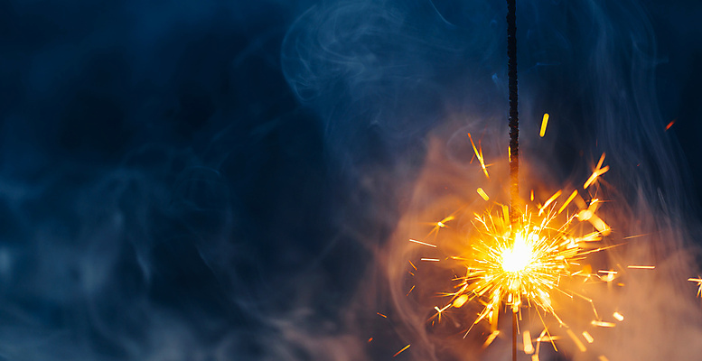 포토 JPG 해외이미지 폭죽 불꽃놀이 사람없음 빛 반짝임 축하 연기 연소 스파클라 해외포토 컨셉 모션 놀이 파일형식 이미지허브