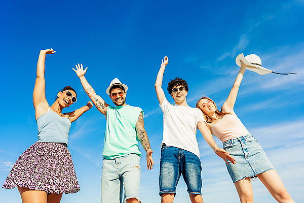 포토 JPG 해외이미지 주간 여자 남자 미소 여러명 상반신 성인 야외 친구 우정 기쁨 성인만 해외포토 자연요소 감정 다수 관계 표정 사람 파일형식 이미지허브