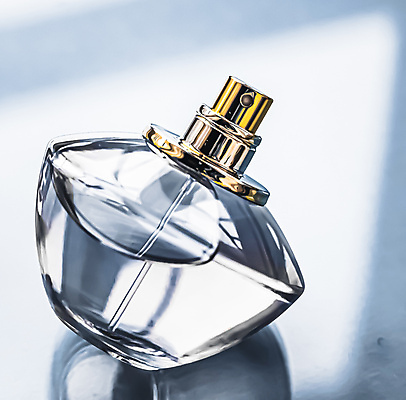 포토 JPG 해외이미지 회색배경 실내 근접촬영 사람없음 뷰티 화장품 향수 향수병 브랜딩 세련 해외포토 뷰포인트 백그라운드 내부 회색 병_담는 파일형식 이미지허브