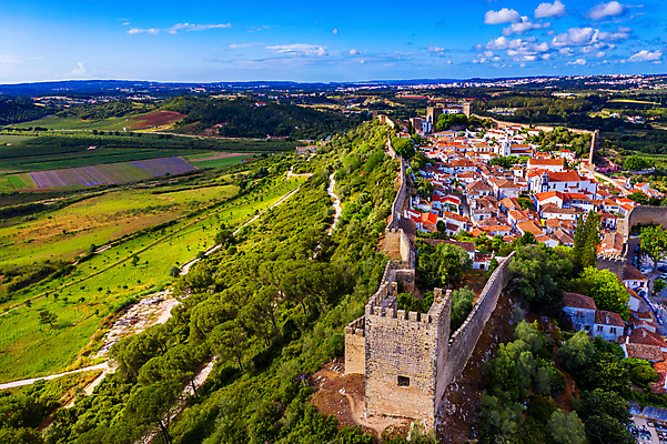 포토 JPG 해외이미지 유럽 문화 벽 여행 건축양식 모션 지붕 바닥 주택 안테나 파노라마 사람없음 야외 건물 여름 도시풍경 마을 탑 맑음 도시 성 센터 중세 역사 재산 포르투갈 타일 그림 넘어짐 드론 옛날 해외포토 건축물 계절 건축 나라 통신 날씨 촬영기법 풍경 금융 파일형식 이미지허브