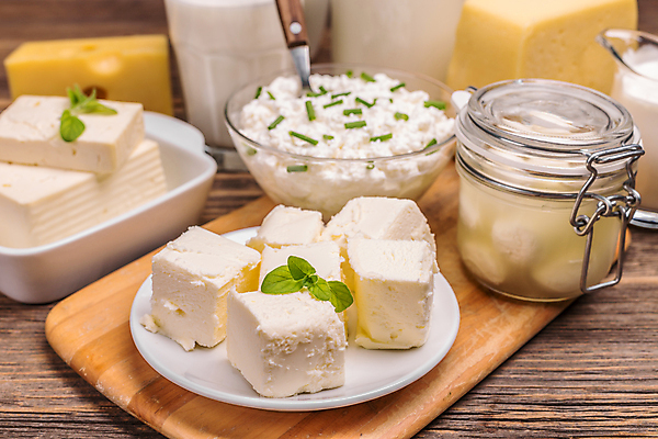 포토 JPG 해외이미지 식재료 치즈 유제품 실내 사람없음 버터 나무도마 나무배경 해외포토 백그라운드 도마 내부 목재 파일형식 이미지허브