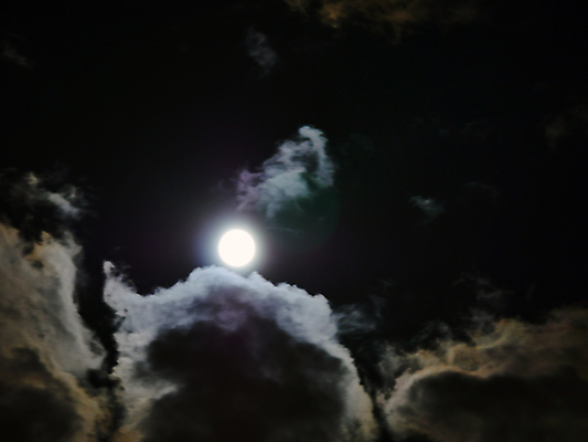 포토 JPG 해외이미지 구름 외관 과학 여행 백그라운드 자연 하늘 표면 풍경 사람없음 야외 물 여름 빛 우주 검은색 어둠 행성 할로윈 인공위성 달 원형 분위기 야간 저녁 큼 신비 무서움 달빛 가득함 장면 점성술 공상 천문학 내추럴 광 여의주 해외포토 자연요소 도형 계절 교육 감정 컬러 컨셉 통신 크기 생태계 파일형식 이미지허브