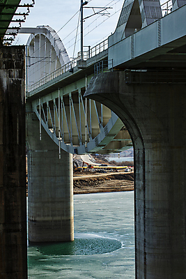 포토 JPG 주간 풍경 사람없음 야외 강 얼음 고가도로 댐 단양 얼음물 국내포토 자연요소 공공시설 물 고속도로 충청북도 파일형식