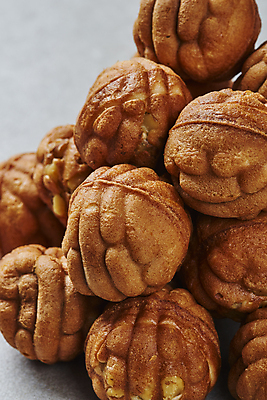 포토 JPG 스튜디오촬영 회색배경 디저트 실내 근접촬영 사람없음 쌓기 호도과자 휴게소 국내포토 음식 뷰포인트 백그라운드 모션 휴식 내부 과자 회색 파일형식