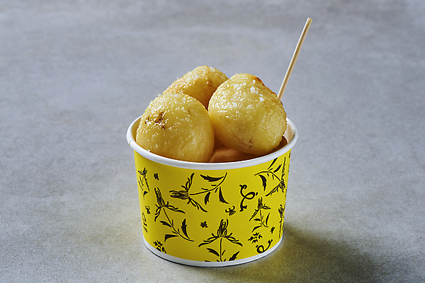 포토 JPG 스튜디오촬영 회색배경 디저트 실내 사람없음 쌓기 종이컵 이쑤시개 통감자 포장용기 휴게소 국내포토 음식 백그라운드 모션 휴식 감자 내부 컵 회색 일회용 포장재료 파일형식