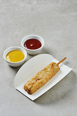 포토 JPG 스튜디오촬영 회색배경 디저트 실내 사람없음 케첩 머스터드 종지 핫바 휴게소 종이접시 국내포토 그릇 접시 음식 백그라운드 휴식 내부 회색 소스_음식 파일형식