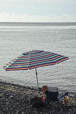 포토 JPG 주간 모자 바다 하늘 휴식 풍경 해변 사람없음 야외 제주도 파라솔 야외의자 한가함 국내포토 자연요소 잡화 컨셉 의자 한국 파일형식