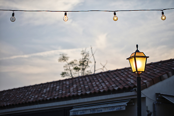 포토 JPG 가로등 하늘 지붕 주택 풍경 사람없음 야외 건물 야간 전라남도 담양 알전구 국내포토 자연요소 건축물 공공시설 전구 전라도 파일형식
