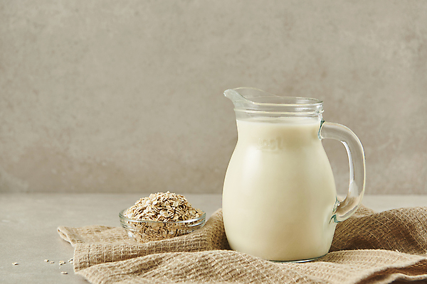 포토 JPG 스튜디오촬영 회색배경 유리병 실내 사람없음 신선 천 유리그릇 건강식 오트밀 비건 귀리 비건음식 귀리우유 국내포토 그릇 음식 백그라운드 유리 병_용기 곡류 내부 회색 우유 직물 채식주의자 파일형식