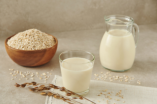 포토 JPG 스튜디오촬영 회색배경 유리병 잔 실내 사람없음 신선 천 담기 건강식 나무그릇 오트밀 비건 귀리 비건음식 귀리우유 국내포토 그릇 식기 음식 백그라운드 모션 병_용기 곡류 내부 목재 회색 우유 직물 채식주의자 파일형식