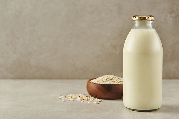 포토 JPG 스튜디오촬영 그릇 회색배경 실내 사람없음 신선 우유병 건강식 나무그릇 오트밀 카피스페이스 비건 귀리 비건음식 귀리우유 국내포토 식기 음식 백그라운드 병_용기 곡류 내부 목재 공백 회색 우유 채식주의자 파일형식