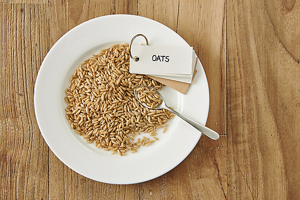 포토 JPG 스튜디오촬영 접시 실내 사람없음 하이앵글 숟가락 메모지 신선 건강식 나무탁자 귀리 단어장 국내포토 식기 음식 뷰포인트 탁자 곡류 수저 내부 사무용품 공책 파일형식