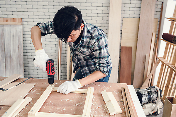 포토 JPG 해외이미지 직업 응시 산업 가구 컨셉 비즈니스 건축양식 탁자 노동자 주택 프레임 기술 관리 한명 안전 사람 내부 목재 기계 장비 도구 잡기 업무 작업실 널 목수 집중 먼지 목공예 잡동사니 DIY 건축업자 수목 업그레이드 재주꾼 해외포토 나무 1 시선 건축 생활용품 재료 모션 취미 건물 작업 공예 파일형식 이미지허브