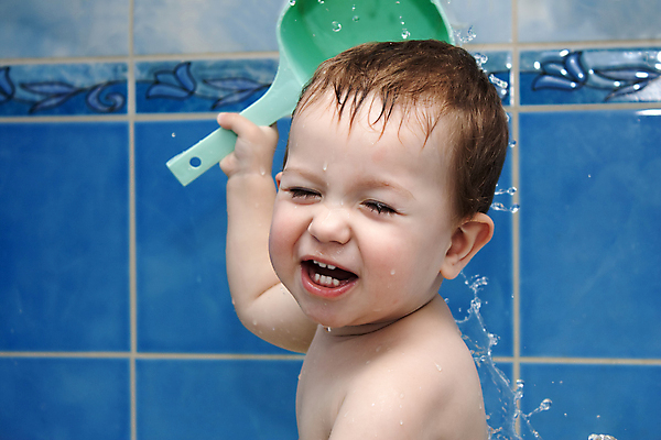 포토 JPG 해외이미지 백인 남자 행복 아들 얼굴 어린이 장난 가족 엄마 수영장 함께함 사랑 한명 미소 사람 인종 소년 물 뷰티 목욕 기쁨 젖음 욕실 자녀 아빠 씻기 양동이 국자 해외포토 자연요소 서양인 1 감정 컨셉 관계 주방용품 표정 신체부위 청결 파일형식 이미지허브