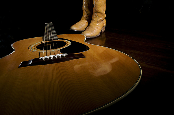 포토 JPG 해외이미지 문화 줄 음악 백그라운드 컨셉 놀이 미술 여러명 사람없음 목재 빛 반사 갈색 노란색 우주 검은색 어둠 소리 콘서트 장비 기구 기타 클래식 오브젝트 오디오 스포트라이트 멜로디 뮤지컬 옛날 스타일 해외포토 나무 컬러 다수 재료 현악기 문화예술 사람 전자제품 공연 파일형식 이미지허브