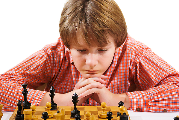 포토 JPG 해외이미지 백인 1 라이프스타일 얼굴 어린이 생각 모션 놀이 스트레스 기술 한명 사람 앉기 인종 소년 세로 머리 경쟁 도전 게임 체스 계획 자르기 집중 어깨 슛 히스패닉 칠레 심각 초보 유일 해외포토 서양인 남자 컨셉 생활 신체부위 남아메리카 파일형식 이미지허브