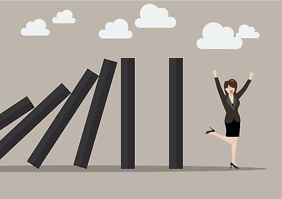 EPS 해외이미지 전신 여자 일러스트 한명 정장 성인 만세 비즈니스우먼 도미노 성인여자한명만 쓰러짐 해외일러스트 1 옷 비즈니스 모션 사람 직장인 여자한명만 성인여자만 파일형식 벡터 이미지허브