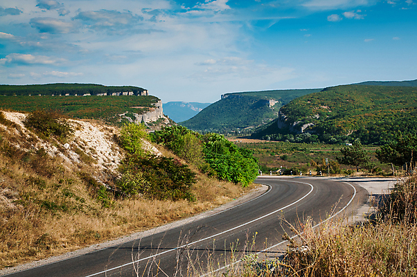 포토 JPG 해외이미지 나무 식물 계절 도로 길 여행 밭 자연 하늘 산 사람없음 야외 가로 초록색 파란색 햇빛 태양 뷰티 노란색 일출 황혼 일몰 봄 새벽 시골 땅 장면 길가 수평선 해외포토 자연요소 컬러 농업 교통시설 노을 생태계 파일형식 이미지허브