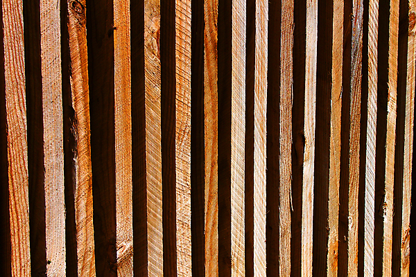 포토 JPG 해외이미지 선 백그라운드 패턴 그림자 사람없음 목재 빨간색 세로 빛 울타리 햇빛 시골 거친 낟알 질감 펜싱 평행 강렬 땅바닥 옛날 해외포토 나무 스포츠 컬러 무늬 재료 바닥 담장 태양 파일형식 이미지허브