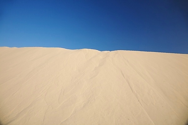 포토 JPG 해외이미지 유럽 모래 자연 하늘 산 풍경 사람없음 야외 여름 파란색 사막 스페인 황금 모래언덕 언덕 질감 땅바닥 안달루시아 해외포토 계절 나라 컬러 바닥 생태계 파일형식 이미지허브