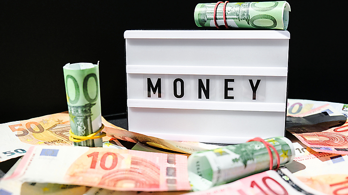 포토 JPG 해외이미지 지폐 돈 검은배경 실내 사람없음 라이트박스 해외포토 백그라운드 내부 검은색 재산 파일형식 이미지허브